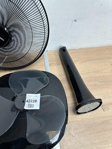 Amazon basics 3 Speed Oscillating Pedestal Floor Stand Fan