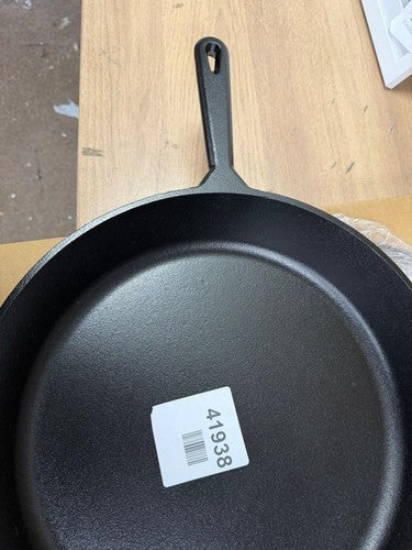 Amazon Basics Pre-Seasoned Cast Iron Skillet, Heavy-Duty Oven Safe up to 260 C, — New (other) (photo 4)