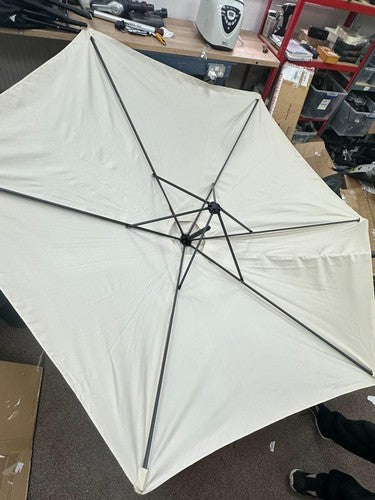 Outsunny 2.7 x 2.7(m) Cantilever Parasol with Aluminium Frame, Crank and Tilt, 3 — New (other) (photo 2)