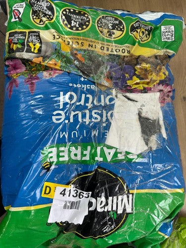 Miracle-Gro Premium Moisture Control Compost - Blue — New (other) (photo 2)