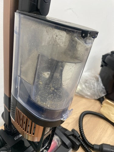 Shark Stratos Cordless Stick Vacuum Cleaner Pet Pro IZ400UKTBK -Read Description — Used (photo 2)
