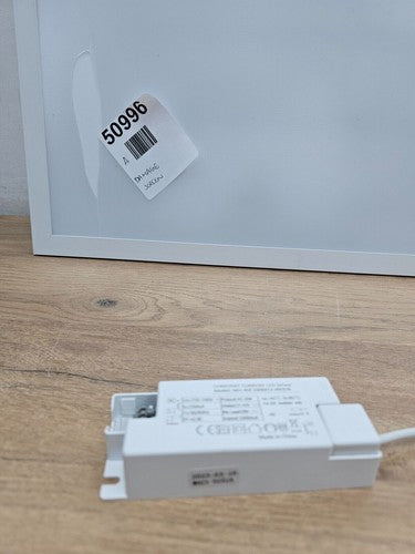Paul Russells LED Square Panel 40W Day Light Ultra Slim Ceiling Light Bulbs — Used (photo 2)