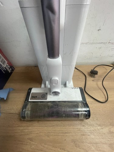 Shark Detect Pro Vacuum Cleaner — Used (photo 3)