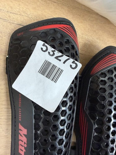 Mitre Football Shin Pads — Used (photo 2)