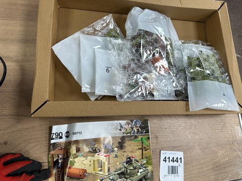 Sluban Army Tank Military 'The Big Battle' Construction Model Number M38-B0713