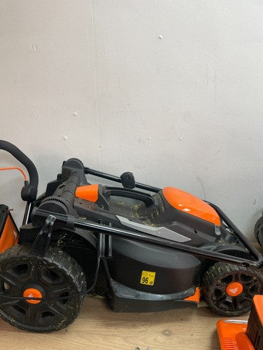 Yard Force GR40 Lawnmower — Used (photo 3)