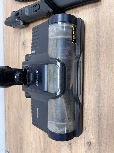 Shark IZ103UKGB Cordless Vacuum Cleaner — Used (photo 8)