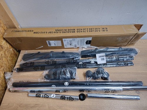 Amazon Basics Heavy Duty Clothes Rail Garment Rail — New (other) (photo 3)