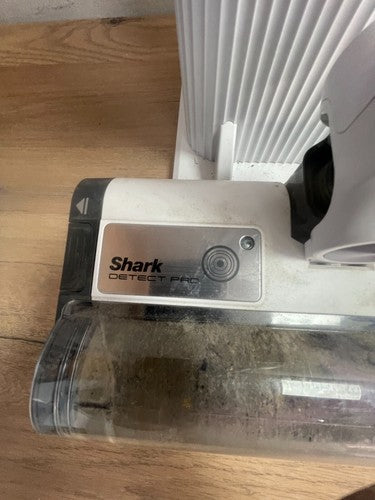 Shark Detect Pro Vacuum Cleaner — Used (photo 2)