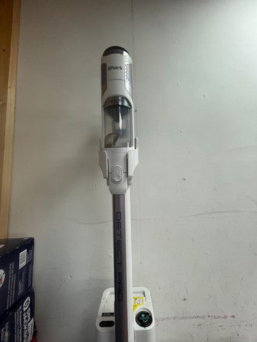 Shark Detect Pro Vacuum Cleaner — Used (photo 4)