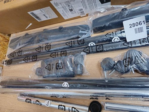 Amazon Basics Heavy Duty Clothes Rail Garment Rail — New (other) (photo 2)