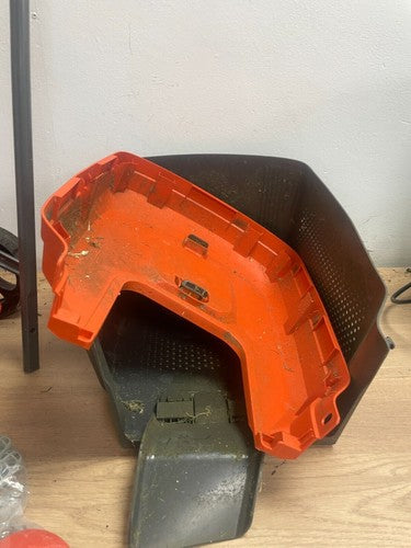 Flymo Lawnmower - Orange (970539501) — Used (photo 4)