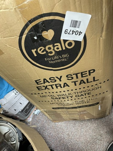 Regalo Easy Step Metal Walk Thru Gate, White, Fits Spaces — New (other) (photo 4)