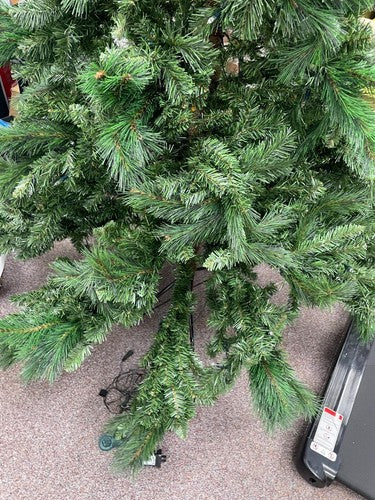 WeRChristmas Pre-Lit Victorian Pine Multi-Function Christmas Tree with 500 Warm — New (other) (photo 2)