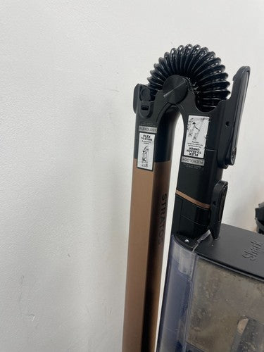 Shark Stratos Cordless Stick Vacuum Cleaner Pet Pro IZ400UKTBK -Read Description — Used (photo 6)