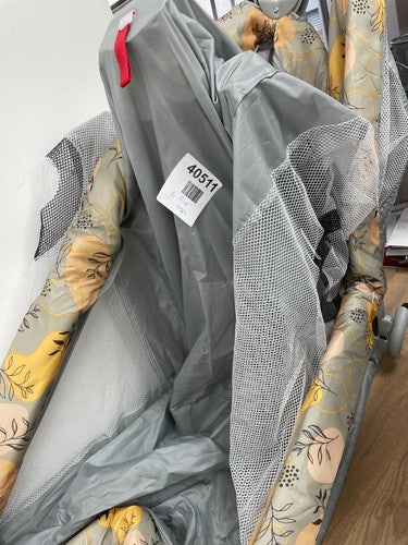 ionelo Flower 2in1 Travel with Changing Table — New (other) (photo 2)