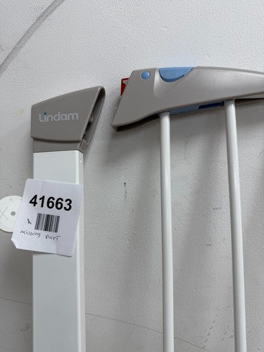 Lindam Sure Shut Axis 76-82cm Pressure Fit Safety Gate - White — New (other) (photo 2)