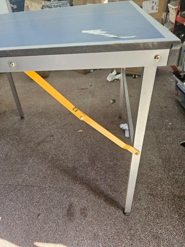 Folding Table Tennis Table 182.9 l x 91.4w x 74.9centimeter — Used (photo 3)
