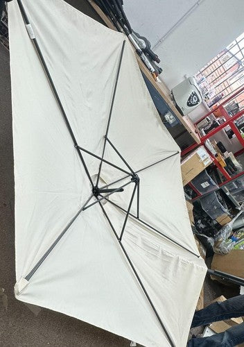 Outsunny 2.7 x 2.7(m) Cantilever Parasol with Aluminium Frame, Crank and Tilt, 3 — New (other) (photo 3)