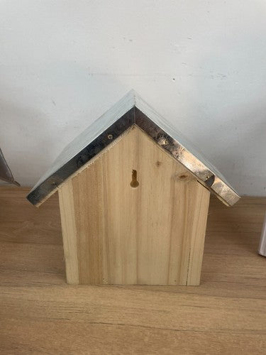 Bee Hotel With Zinc Roof & Flower Seeds for Bees, Plant Theatre