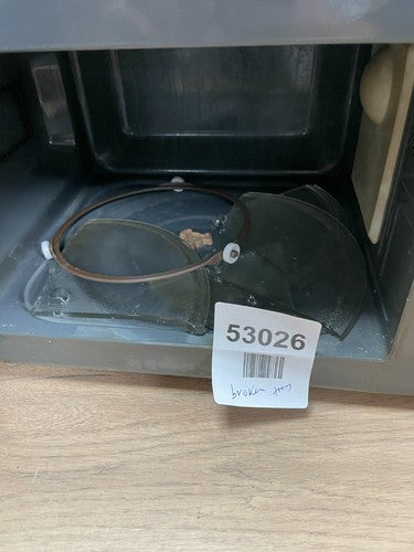 Sharp YC-MS01U-S 20L 800W Microwave - Silver — Used (photo 2)