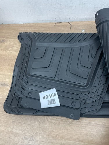 Universal rubber car mats