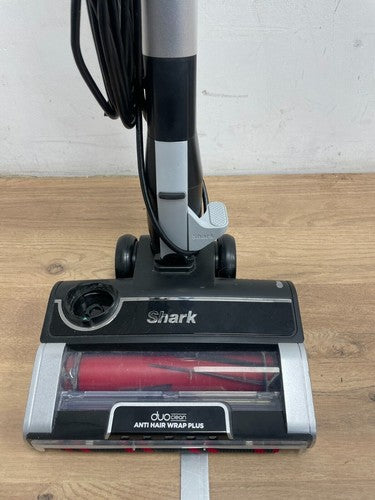 Shark Cordless Stick Vacuum Cleaner Anti Hair Wrap Plus. — Used (photo 2)
