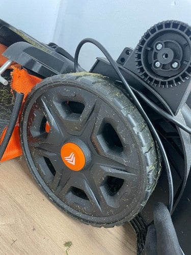 Yard Force ‎LM G37A 40V Cordless Lawnmower — Used (photo 2)