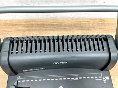 Genie CB 850 Spiral-Binding Device — Used (photo 3)
