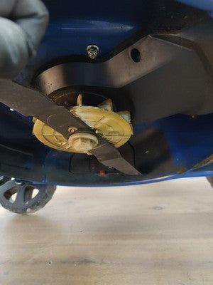 Hyundai HYM80LI460SP Cordless Lawnmower - Read Description — Used (photo 3)