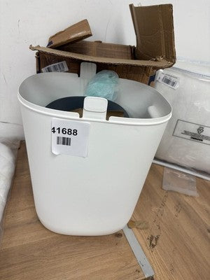 Tommee Tippee Twist & Click Advanced Nappy Bin — New (other) (photo 2)