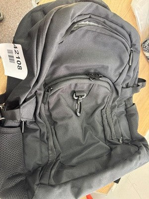 Amazon Basics Travel Laptop Backpack — New (other) (photo 3)