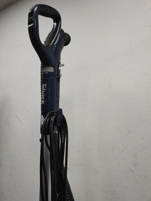 Shark Powered Lift-Away Upright Vacuum Cleaner - Grey (NV620UKT) — Used (photo 4)