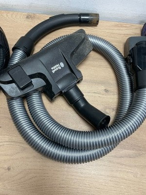 Russell Hobbs Atlas Cylinder Vacuum Cleaner — Used (photo 2)