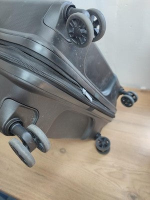 American Tourister Suitcase — Used (photo 3)