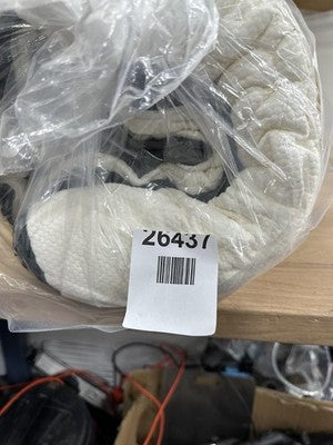 Amazon basics micro fibre blanket — New (other) (photo 2)