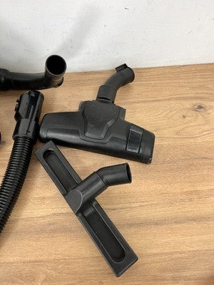 AmazonBasics Cylinder Bagless 700 W Vacuum Cleaner ?VCS35B15KC-70EUK — Used (photo 3)
