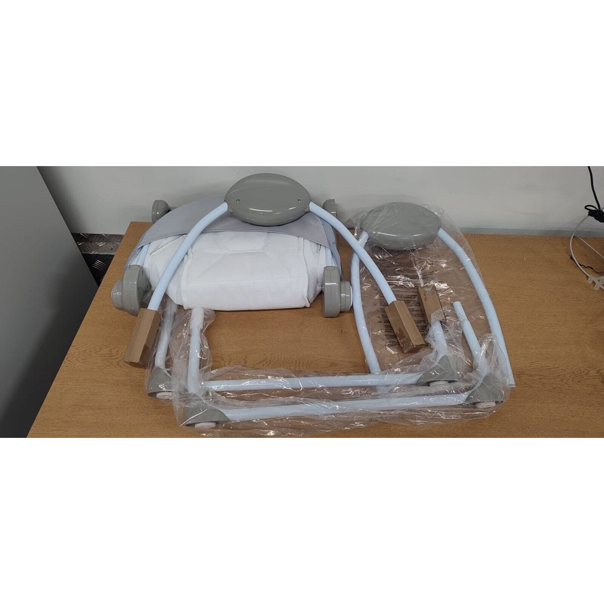 Chicco Swing Relax and Play - Grey