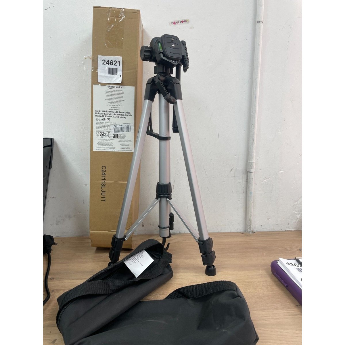AmazonBasics 60 Inch Lightweight Tripod With Bag