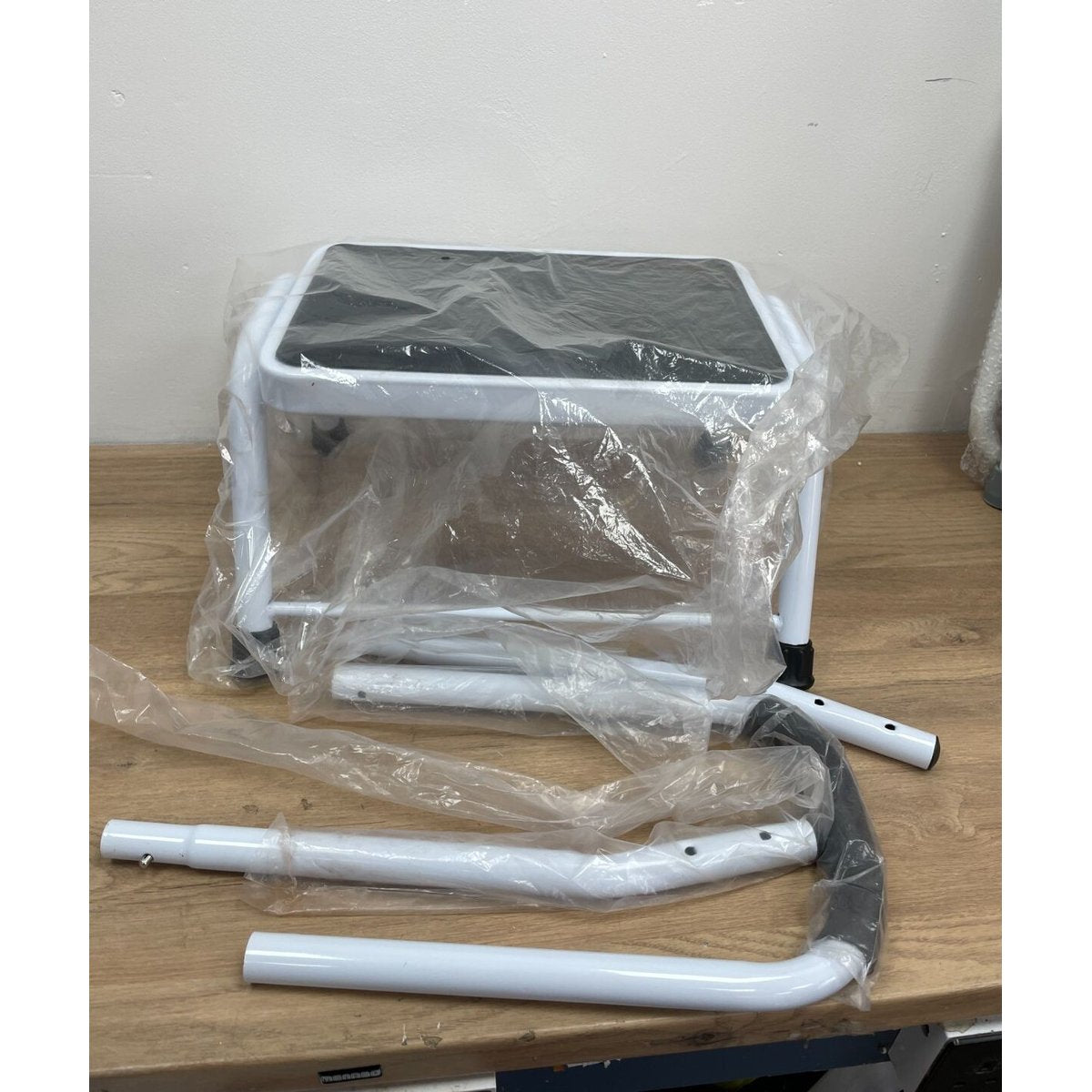 AIDAPT Step Stool  with Handrail VM 862B