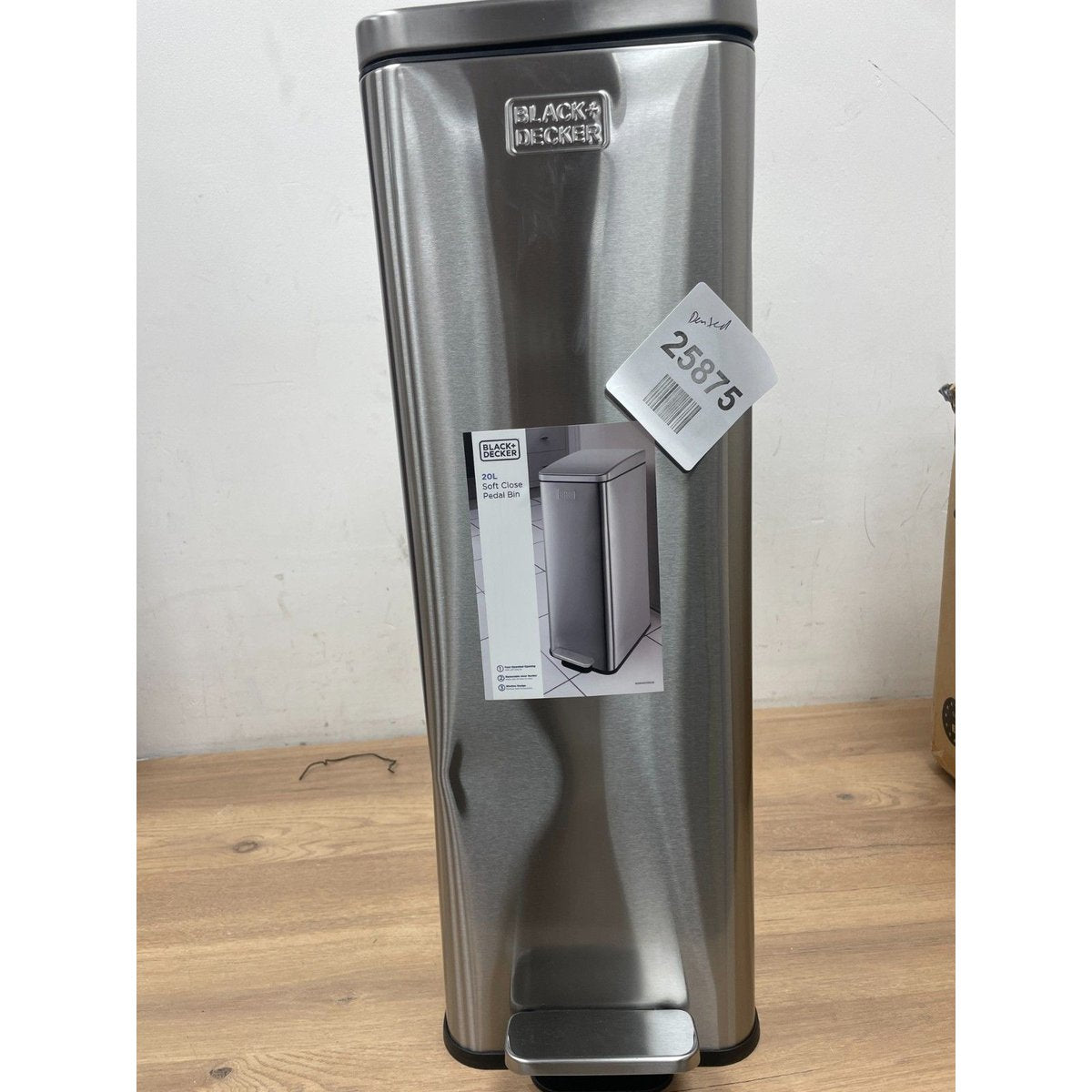BLACK&DECKER 61099 BXBN0004GB Cestino a Pedale Slimline da 20 L