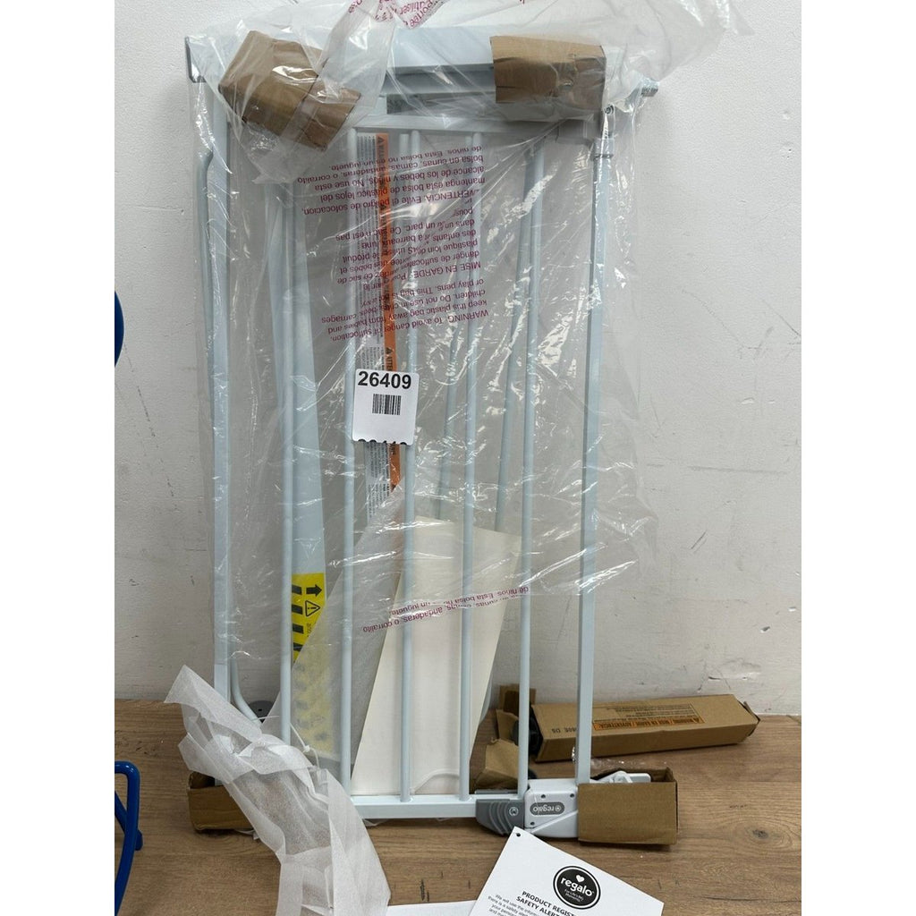 Regalo Baby stair gate/ door Gate 29–37.5" Wide White