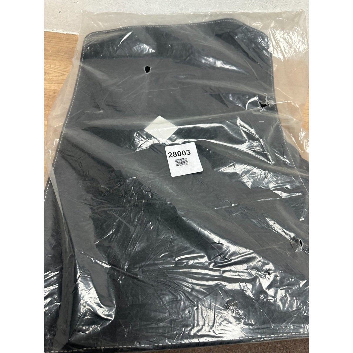 black rolled edge silver stitch mats BMw X5 G05