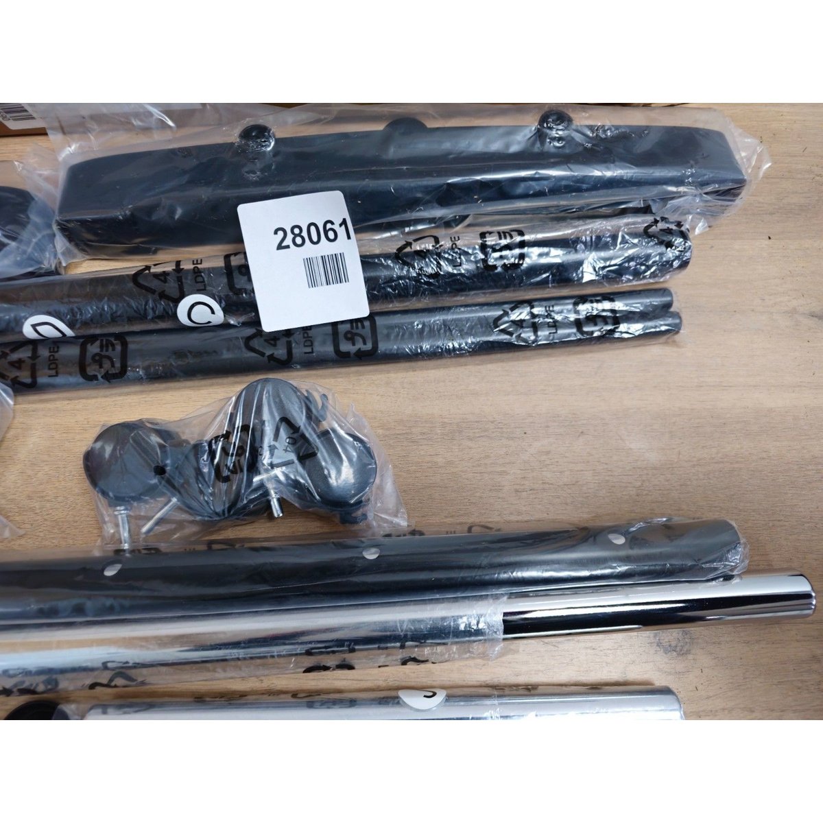 Amazon Basics Heavy Duty Clothes Rail Garment Rail