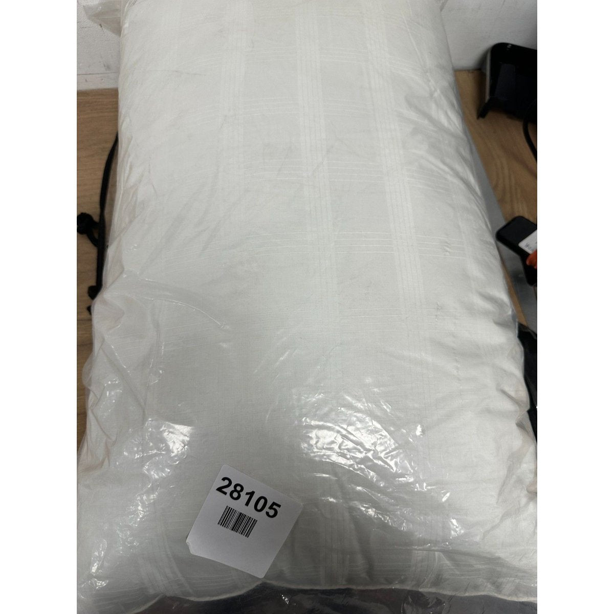 DUCK & GOOSE White Microfiber Pillow 1 piece