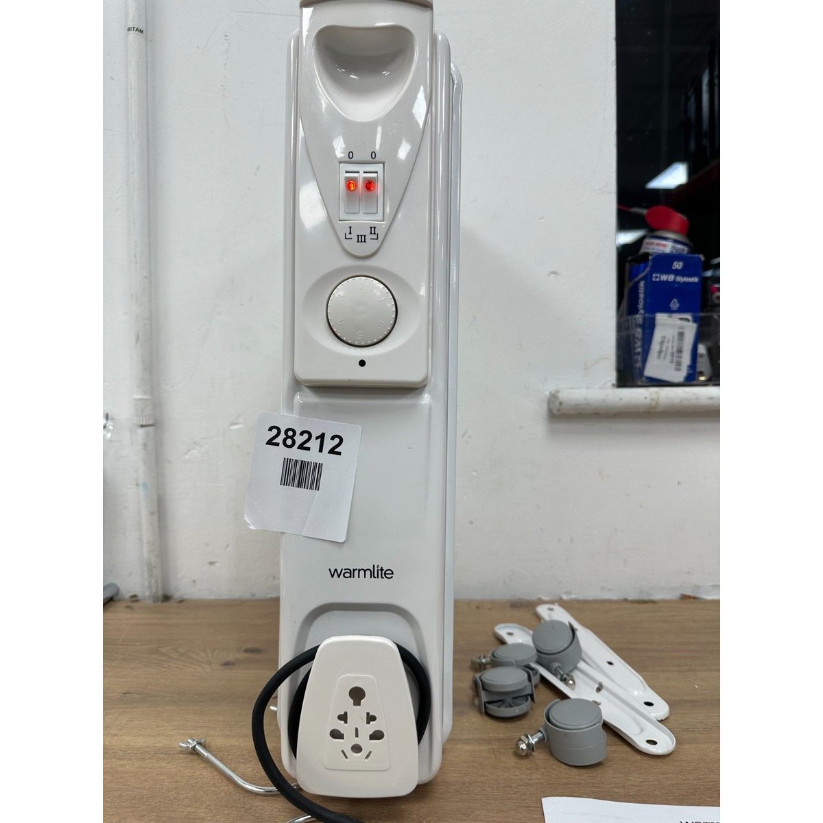 Warmlite Oil Filled Radiator with 3 Power Settings, WL43004YW 2000W 9-Fin White