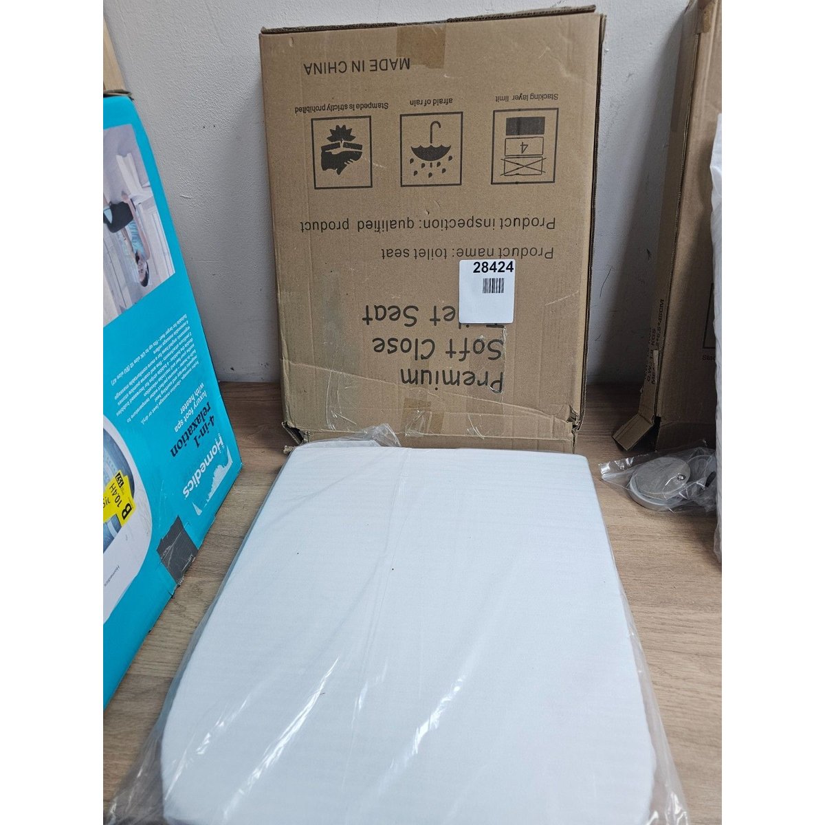 Premium soft close toilet seat