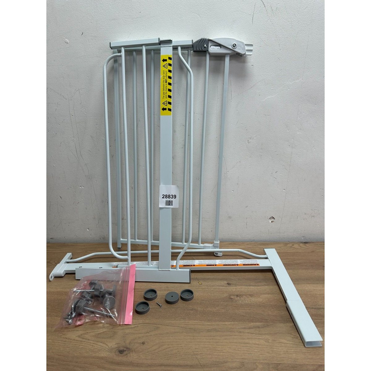 Regalo Easy Step Metal Walk-Through Safety Gate 1160E DS – White – Fits 29″–37.5