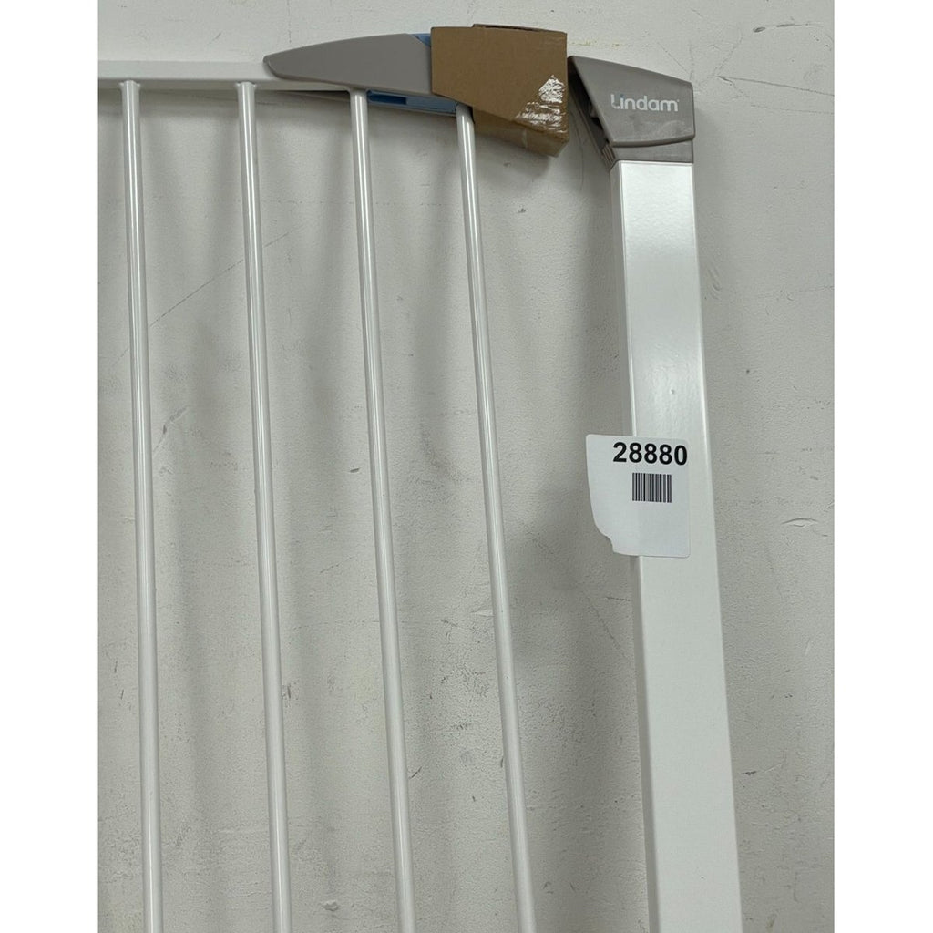 Lindam Sure Shut Axis 76-82cm Pressure Fit Safety Gate - White