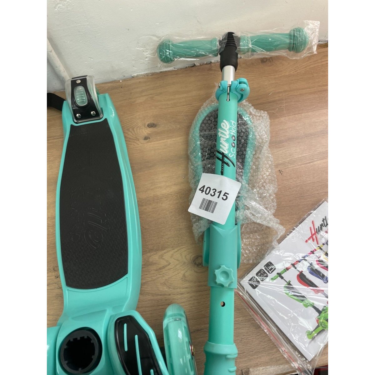 Hurtle 3-Wheel Tri Scooter for Kids - Ages 2-12, Flip-able Seat, Foldable, Flash